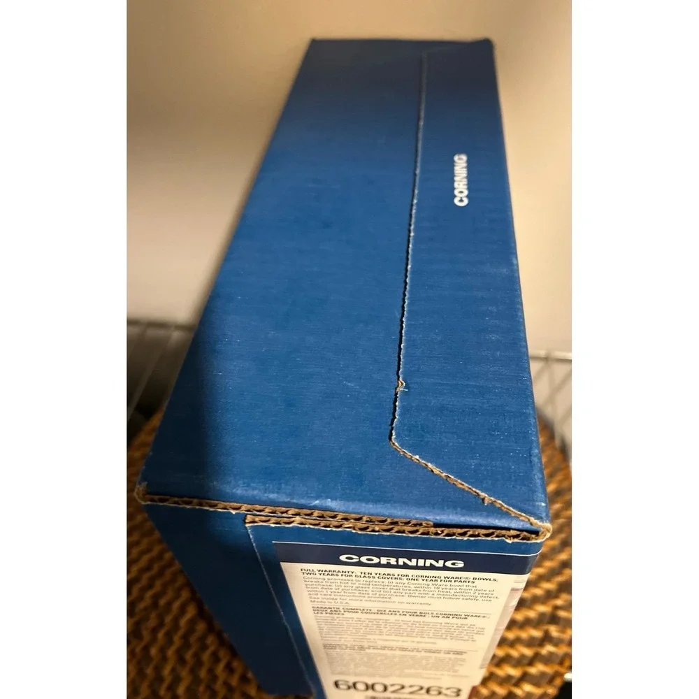 Corningware French White 2.5 Quart Covered Oval Casserole Dish NIB
